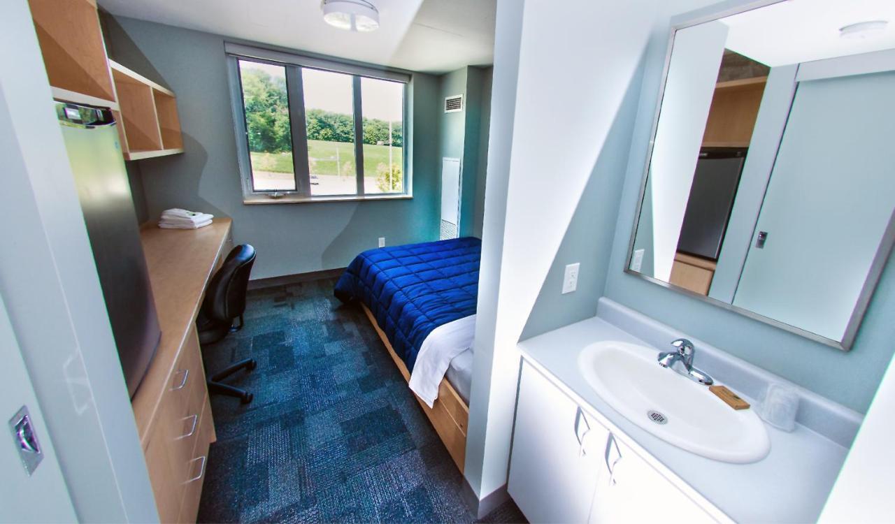 Lakehead University Residence And Conference Centre Orillia Exterior photo
